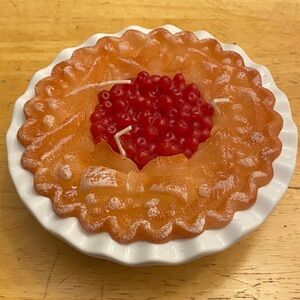 Ashland cranberry pie scented 3 wick candle in ceramic dish NWT